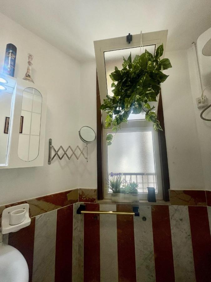 Maya's Apartment Palermo Bagian luar foto